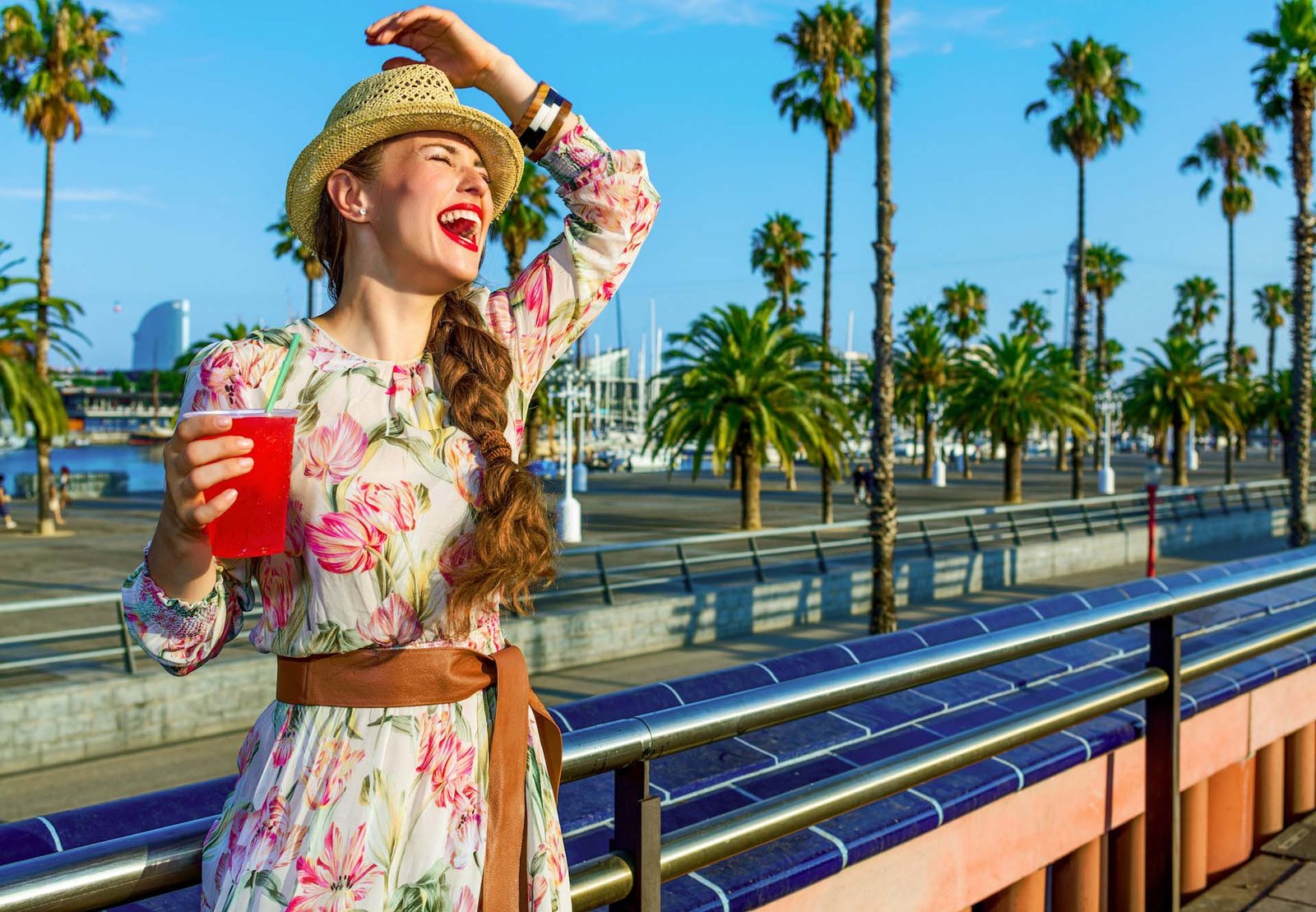 Summertime_at_Colorfull_Barcelona-Famous_landmarks__in_Europe