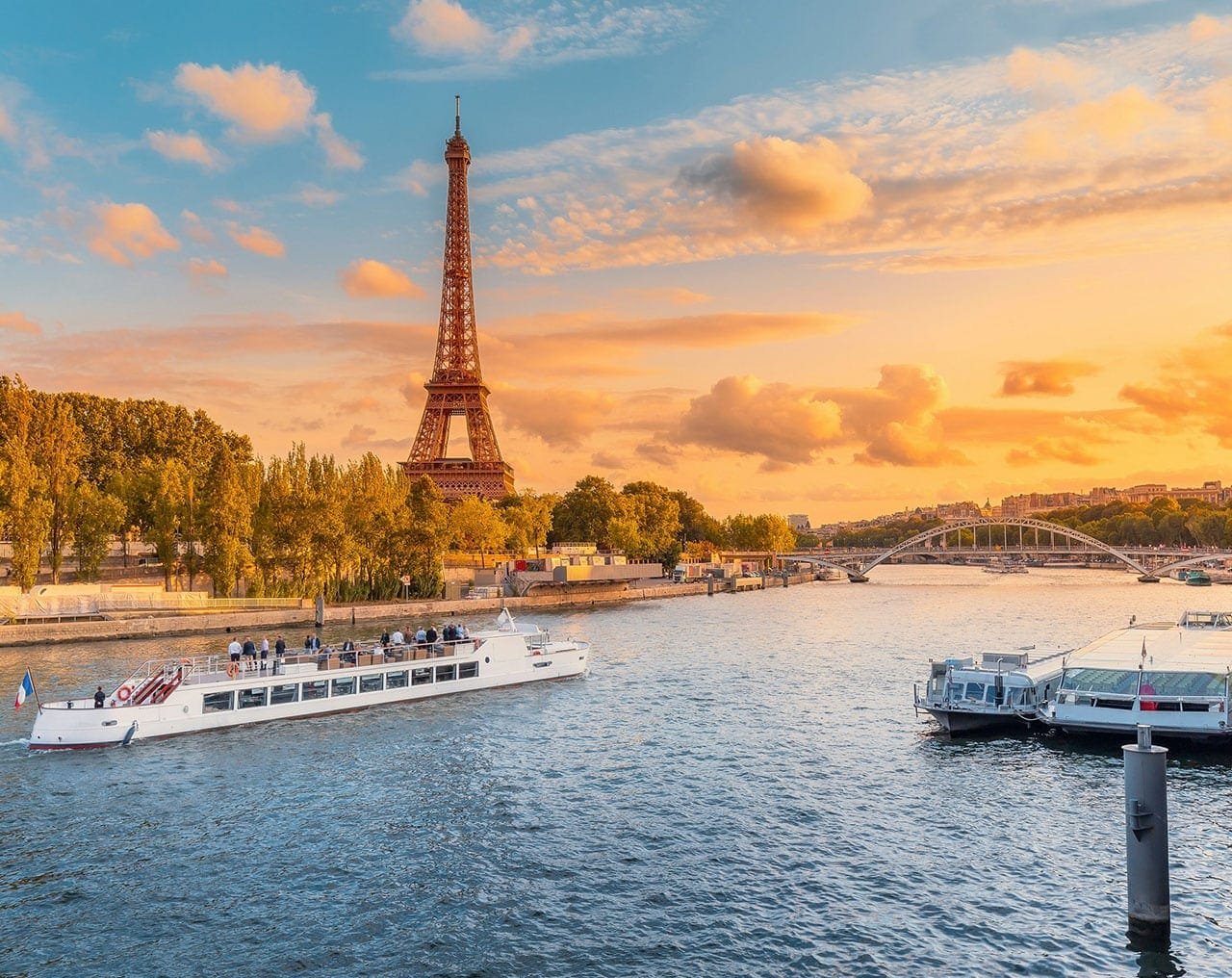 Eiffel_Tower_in_Paris-Popular_tourist_spot_in_Europe